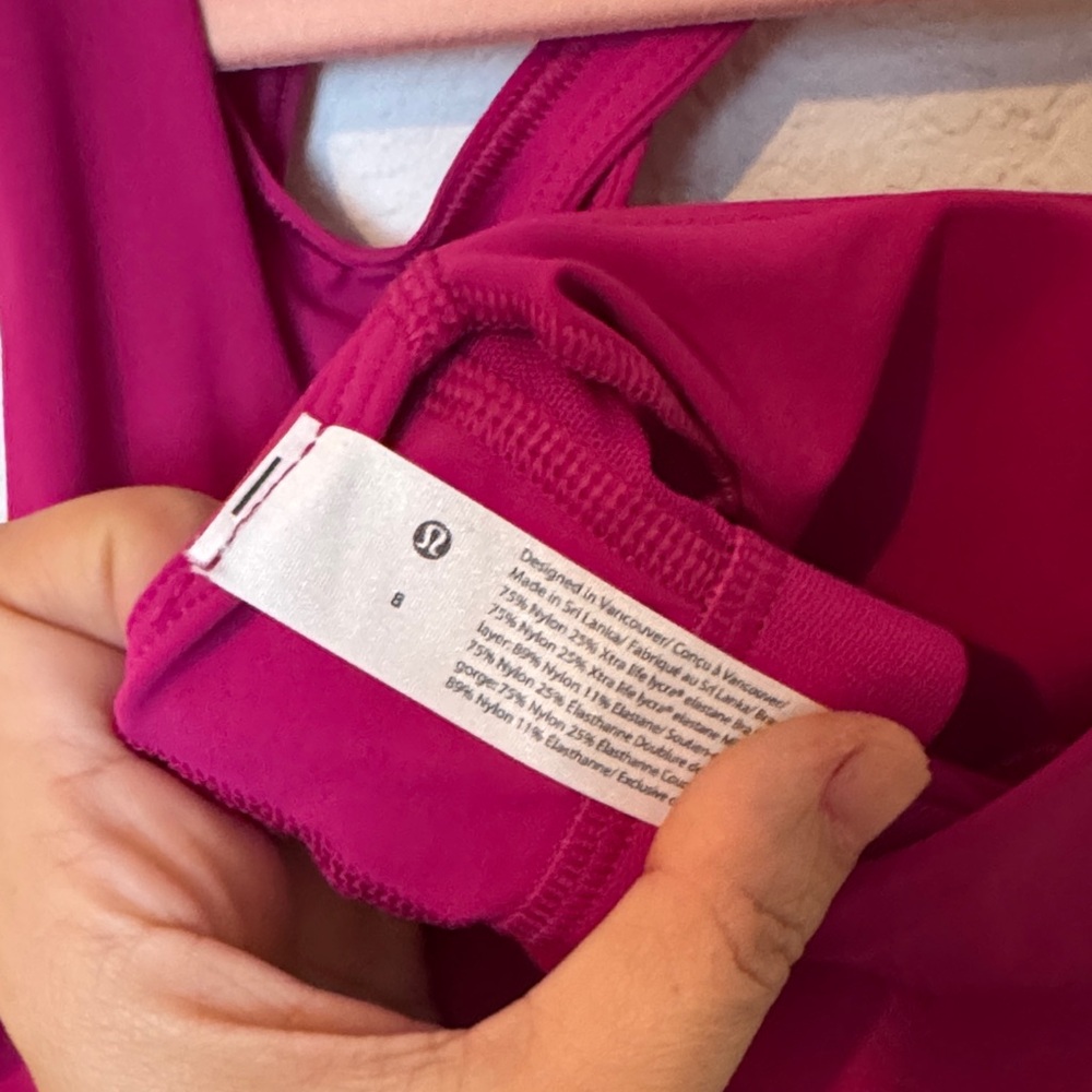 Lululemon Women's Pink Sports top with built in bra size 8 - Picture 2 of 7